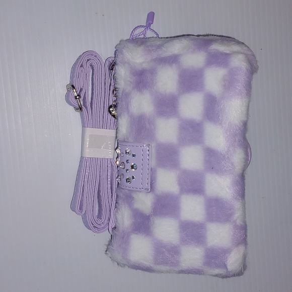 ๐บMISS GWEN's OMG ACCESSORIES Lavender & White Checkerboard Faux Fur Crossbody - Picture 8 of 9